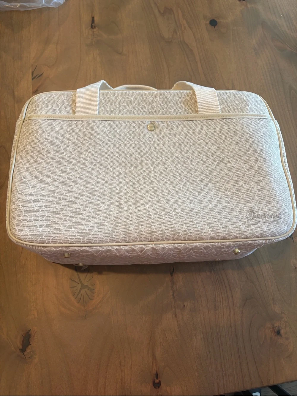 New In Package $895 Bonpoint Denver Changing Bag in Beige Luxury